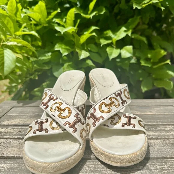 Gucci | Shoes | Stylish Womens White And Brown Sandals  display picture 2
